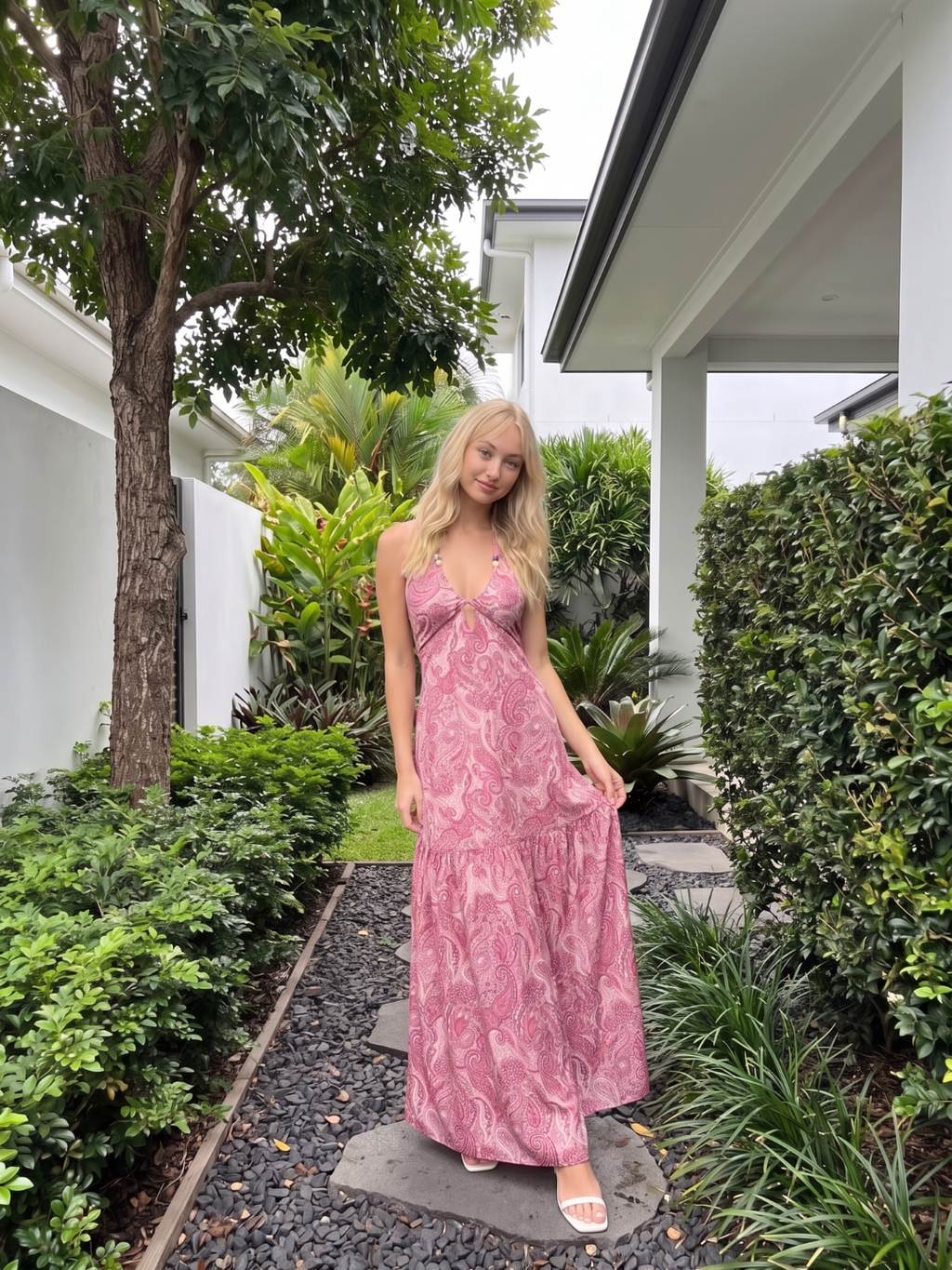 DESIREE Women's Halter Neck Paisley Print Backless Maxi Dress